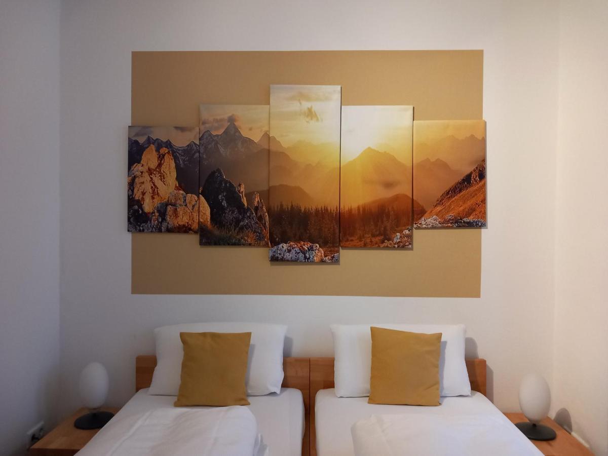 Hotel Karolinger - Self Check-In — Fotos 1